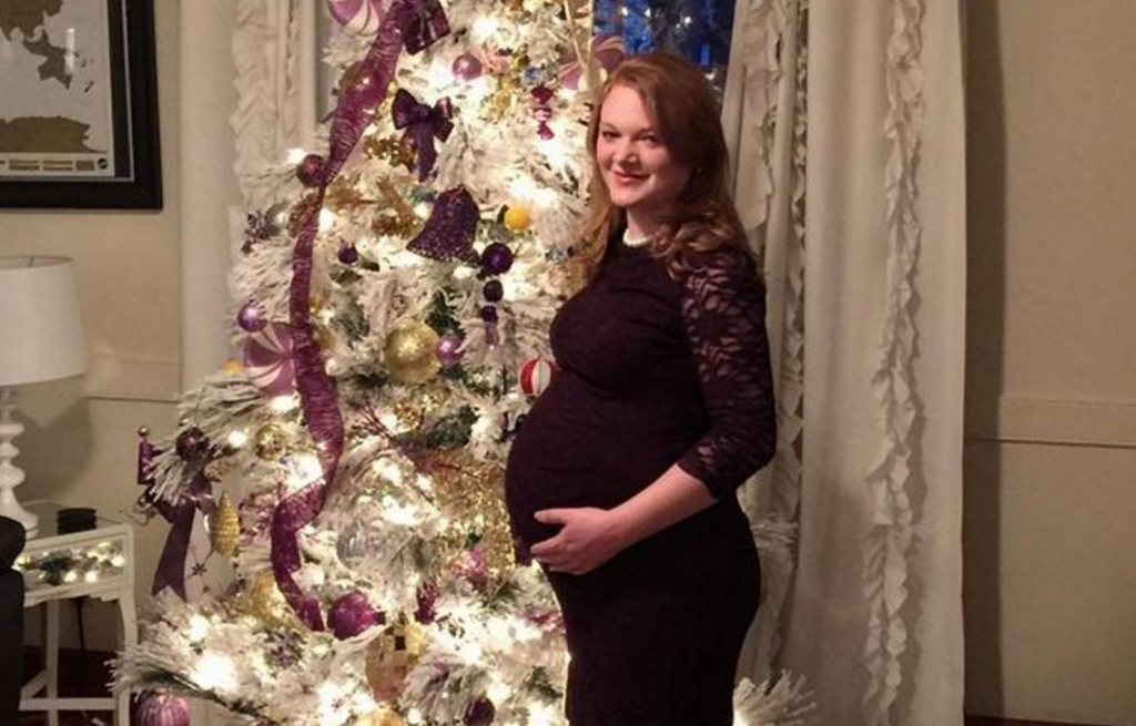 How Much Weight Should I be Gaining During Twin Pregnancy Twinmom