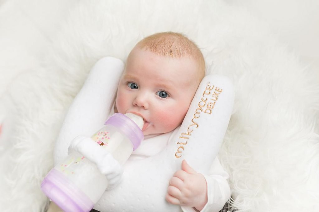 Twin bottle shop feeding pillow