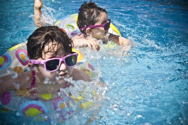 10 Simple Steps to a Safe Pool Party