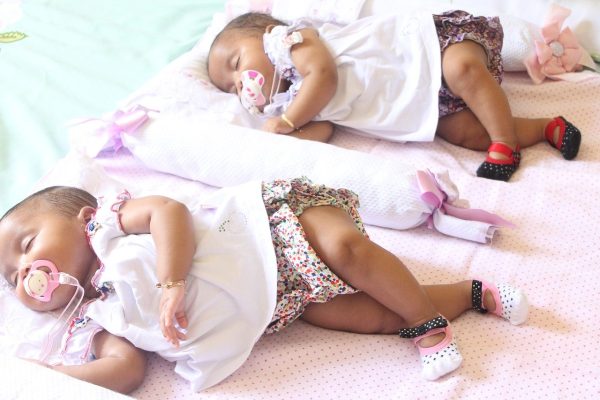 5 Tips for Troubleshooting Breastfeeding Twins or Multiples